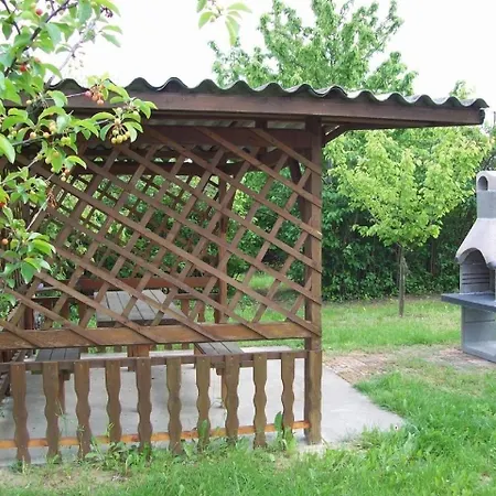 Schoenes Holzhaus In * Balatonfőkajár