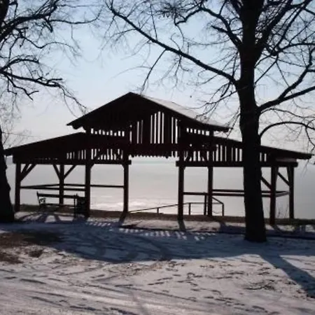 Schoenes Holzhaus In Balatonfőkajár